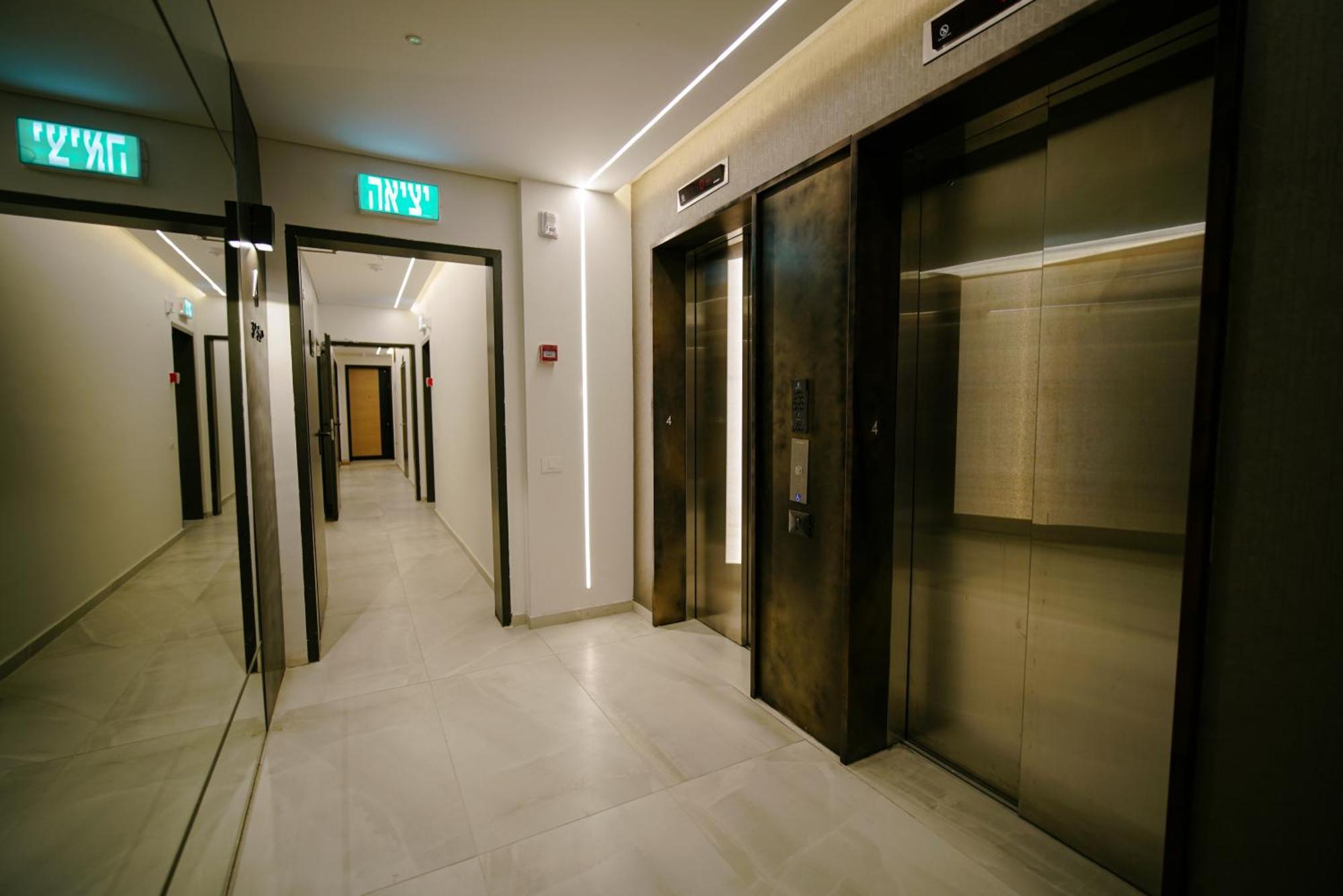 Herzl Luxury Hotel By Nimizz Tel Aviv Buitenkant foto